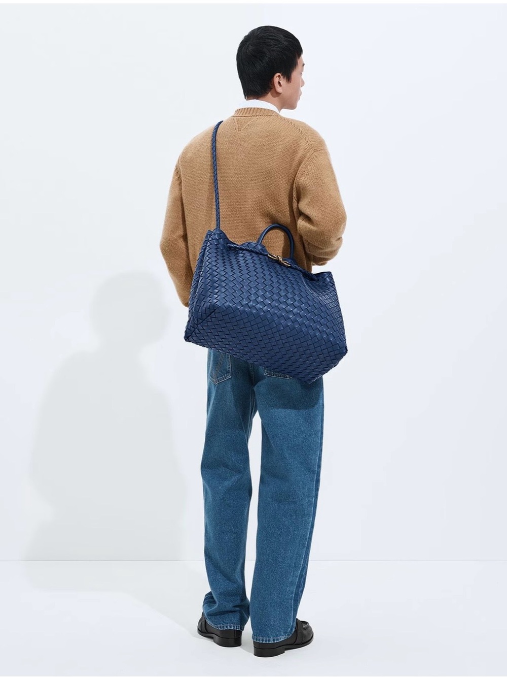BNIB BOTTEGA VENETA Large Intrecciato Andiamo Blue Bag